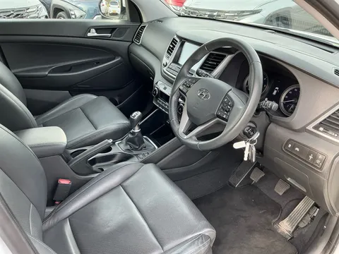 DU17EOX Hyundai Tucson 1.7 CRDi Blue Drive Sport Edition 5dr 2WD Thumbnail #22