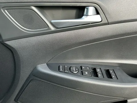 DU17EOX Hyundai Tucson 1.7 CRDi Blue Drive Sport Edition 5dr 2WD Thumbnail #26