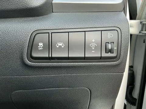 DU17EOX Hyundai Tucson 1.7 CRDi Blue Drive Sport Edition 5dr 2WD Thumbnail #27