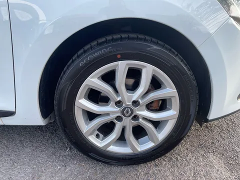 14 of 32 for Renault Clio 0.9 TCE 90 Dynamique Nav 5dr