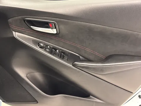 DY73THG Mazda Mazda2 1.5 e-Skyactiv G MHEV Homura Aka 5dr Thumbnail #20