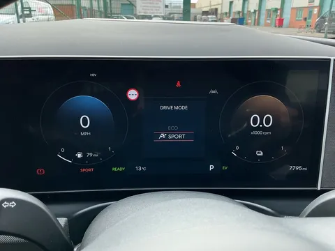 EN25TFZ Hyundai Tucson 1.6T Plug-in Hybrid Ultimate 5dr Auto Thumbnail #23