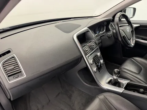 KV66PWX Volvo XC60 D5 [220] SE Lux Nav 5dr AWD Thumbnail #19