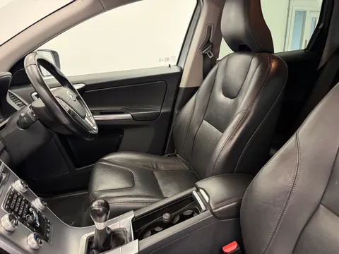 KV66PWX Volvo XC60 D5 [220] SE Lux Nav 5dr AWD Thumbnail #20