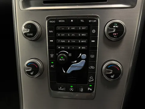 KV66PWX Volvo XC60 D5 [220] SE Lux Nav 5dr AWD Thumbnail #38