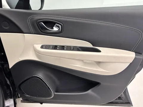 CY67GDZ Renault Captur 1.5 dCi 110 Signature S Nav 5dr Thumbnail #19