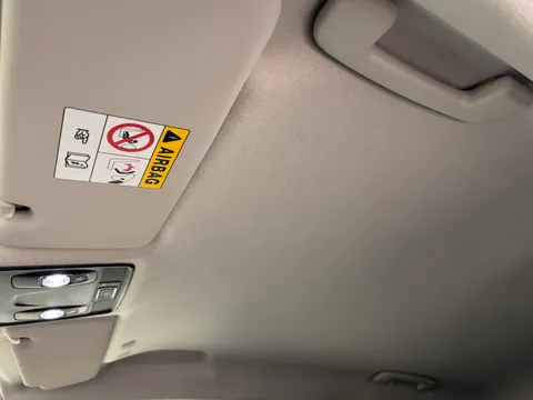 DX72SDZ Renault Clio 1.0 TCe 90 Iconic Edition 5dr Thumbnail #9