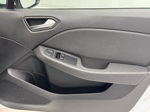 DX72SDZ Renault Clio 1.0 TCe 90 Iconic Edition 5dr Thumbnail #24