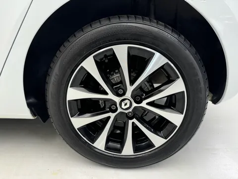 DY72NDV Renault Clio 1.0 TCe 90 Evolution 5dr Thumbnail #8