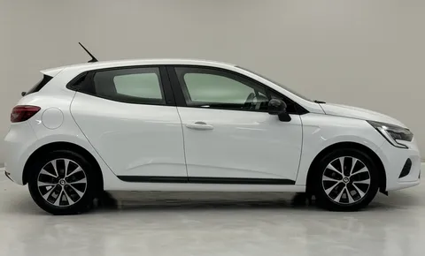 DY72NDV Renault Clio 1.0 TCe 90 Evolution 5dr Thumbnail #4