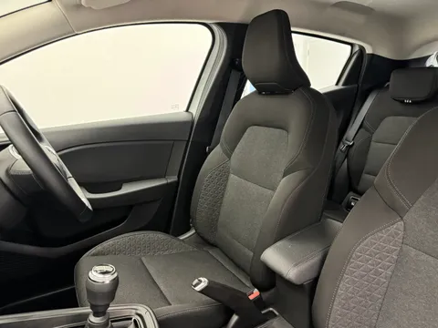 DY72NDV Renault Clio 1.0 TCe 90 Evolution 5dr Thumbnail #12