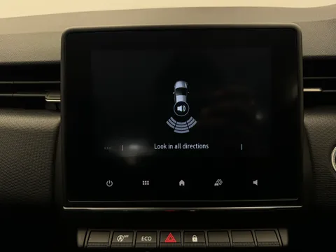 DY72NDV Renault Clio 1.0 TCe 90 Evolution 5dr Thumbnail #25