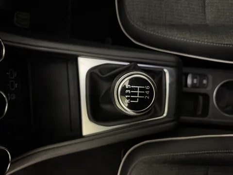 DU72XRE Renault Captur 1.0 TCE 90 SE Edition 5dr Thumbnail #17