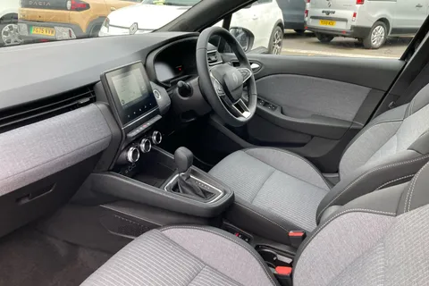 BG75OGZ Renault Clio 1.6 E-TECH full hybrid 145 Techno 5dr Auto Thumbnail #4