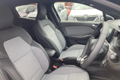 BG75OGZ Renault Clio 1.6 E-TECH full hybrid 145 Techno 5dr Auto Thumbnail #23