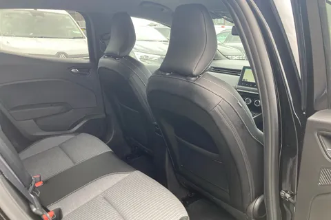 BG75OGZ Renault Clio 1.6 E-TECH full hybrid 145 Techno 5dr Auto Thumbnail #24