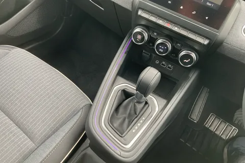 BG75OHJ Renault Clio 1.6 E-TECH full hybrid 145 Techno 5dr Auto Thumbnail #13