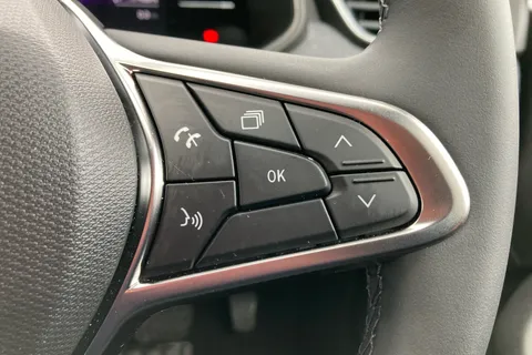 BG75OHJ Renault Clio 1.6 E-TECH full hybrid 145 Techno 5dr Auto Thumbnail #15