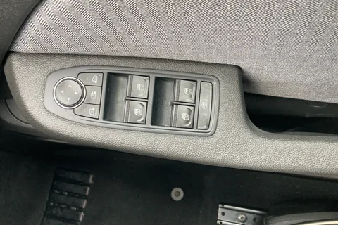 BG75OHJ Renault Clio 1.6 E-TECH full hybrid 145 Techno 5dr Auto Thumbnail #16