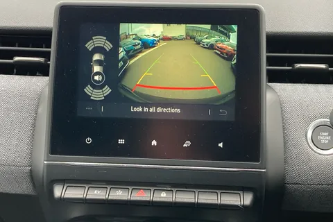 BG75OHJ Renault Clio 1.6 E-TECH full hybrid 145 Techno 5dr Auto Thumbnail #19