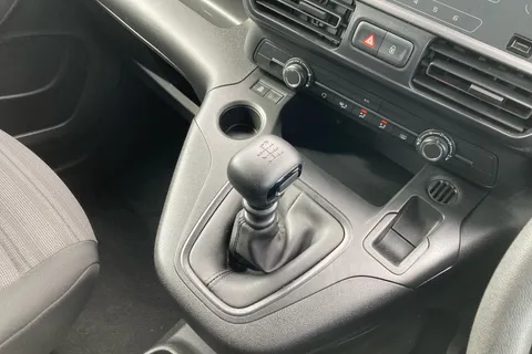 BT73OKD Vauxhall Combo Life 1.5 Turbo D Edition 5dr Thumbnail #13