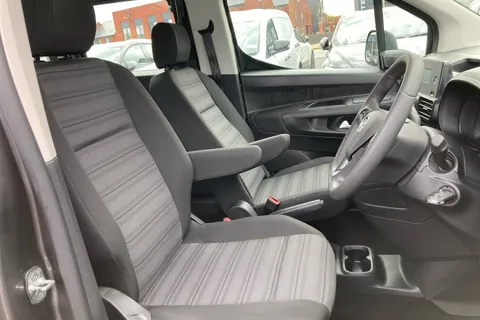 BT73OKD Vauxhall Combo Life 1.5 Turbo D Edition 5dr Thumbnail #19