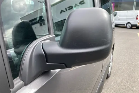 BT73OKD Vauxhall Combo Life 1.5 Turbo D Edition 5dr Thumbnail #28