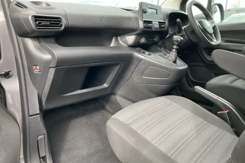 BT73OKD Vauxhall Combo Life 1.5 Turbo D Edition 5dr Thumbnail #38