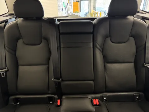 YW68NPG Volvo XC60 2.0 D4 Momentum 5dr AWD Geartronic Thumbnail #15