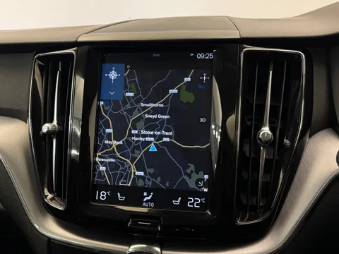 YW68NPG Volvo XC60 2.0 D4 Momentum 5dr AWD Geartronic Thumbnail #22