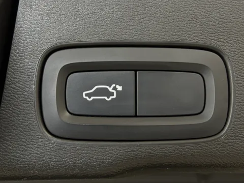 28 of 37 for Volvo XC60 2.0 T4 190 Edition 5dr Geartronic