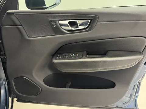 17 of 37 for Volvo XC60 2.0 T4 190 Edition 5dr Geartronic