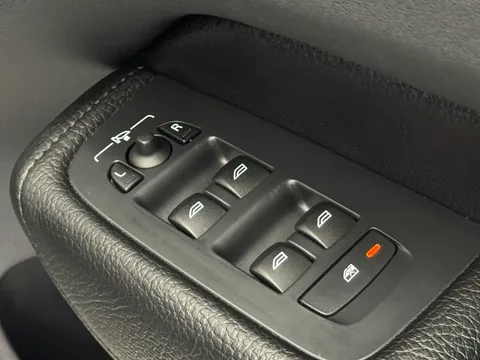 18 of 37 for Volvo XC60 2.0 T4 190 Edition 5dr Geartronic