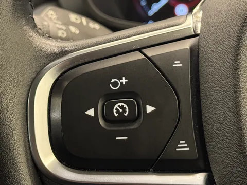 19 of 37 for Volvo XC60 2.0 T4 190 Edition 5dr Geartronic