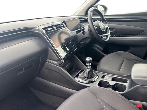 FN21UNB Hyundai Tucson 1.6 TGDi 48V MHD SE Connect 5dr 2WD Thumbnail #6