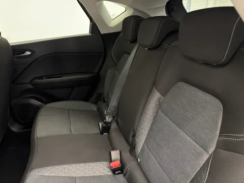 DL21GMZ Renault Captur 1.0 TCE 90 Iconic 5dr Thumbnail #10