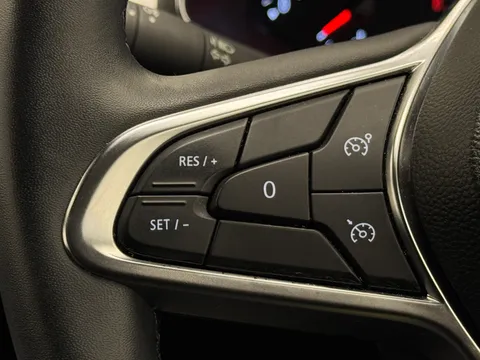 DL21GMZ Renault Captur 1.0 TCE 90 Iconic 5dr Thumbnail #20