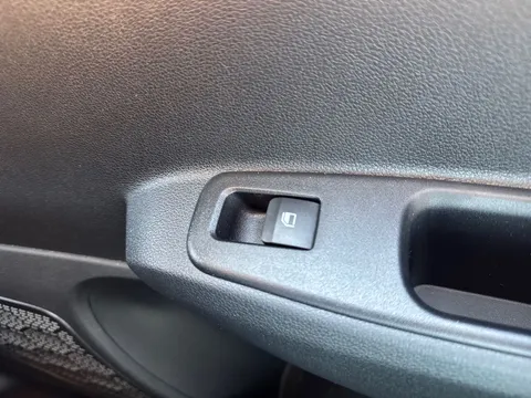 EK73GYO Hyundai i10 1.0 MPi SE 5dr Thumbnail #30