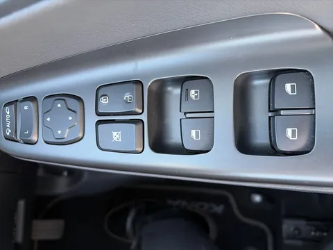 DV72HSZ Hyundai Kona 1.0 TGDi 48V MHEV Ultimate 5dr Thumbnail #20