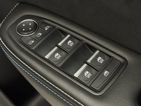 A15YXX Renault ARKANA 1.6 E-Tech FHEV 145 Esprit Alpine 5dr Auto Thumbnail #31