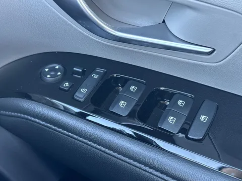 DY22FMM Hyundai Tucson 1.6 TGDi Ultimate 5dr 2WD Thumbnail #34