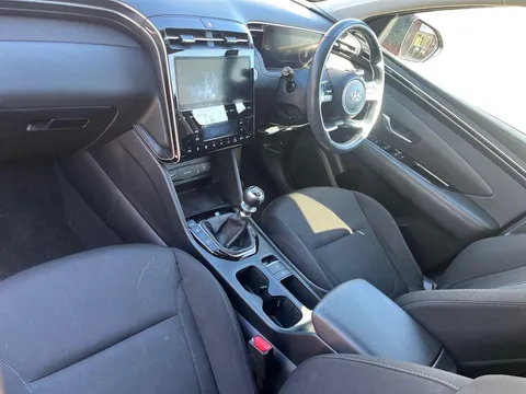 YL22OJW Hyundai Tucson 1.6 TGDi Premium 5dr 2WD Thumbnail #5