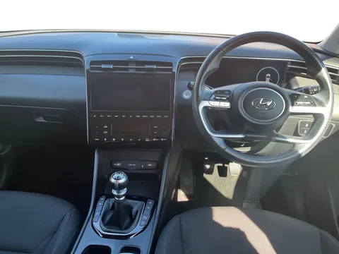 YL22OJW Hyundai Tucson 1.6 TGDi Premium 5dr 2WD Thumbnail #12