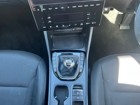 YL22OJW Hyundai Tucson 1.6 TGDi Premium 5dr 2WD Thumbnail #14