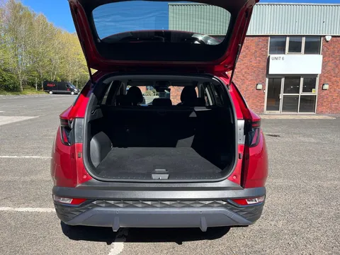 YL22OJW Hyundai Tucson 1.6 TGDi Premium 5dr 2WD Thumbnail #16