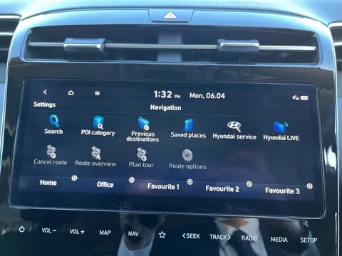 YL22OJW Hyundai Tucson 1.6 TGDi Premium 5dr 2WD Thumbnail #18