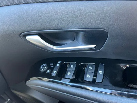 YL22OJW Hyundai Tucson 1.6 TGDi Premium 5dr 2WD Thumbnail #22