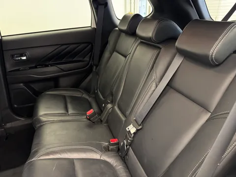SW21JFK Mitsubishi Outlander 2.4 PHEV Dynamic Safety 5dr Auto Thumbnail #10