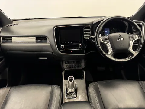 SW21JFK Mitsubishi Outlander 2.4 PHEV Dynamic Safety 5dr Auto Thumbnail #11