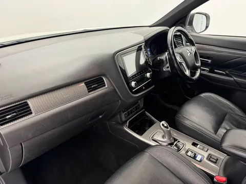 SW21JFK Mitsubishi Outlander 2.4 PHEV Dynamic Safety 5dr Auto Thumbnail #12